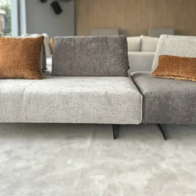 Lineare tessuto modello Divano di design abbraccio con pouf di Artigianale 