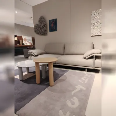 Divano moderno modello Heston  scontato 
