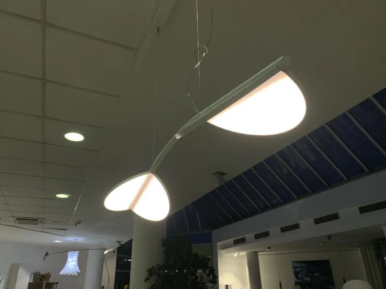 A sospensione Almendra s2 arch long Flos in Offerta Outlet 