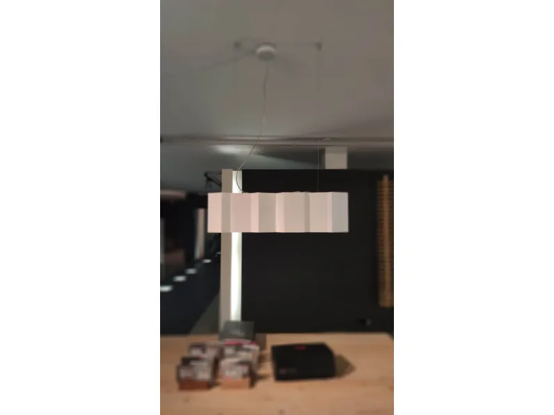 Scopri la Lampada a Sospensione Fold di Pallucco in Bianco con forte sconto!