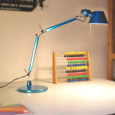Da tavolo stile Moderna A011850 tolomeo micro blu artemide Collezione esclusiva in saldo