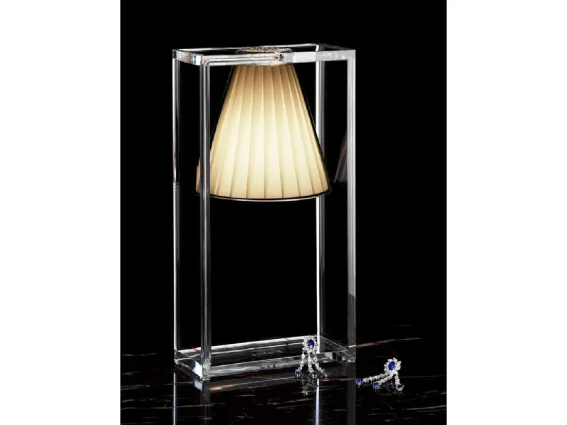 Lampada da tavolo Light-air Kartell a prezzo Outlet 