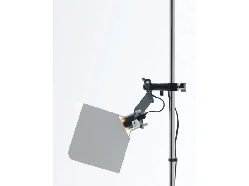 Da terra Linea light Triedo piantana stilnovo stile Moderna a prezzi outlet