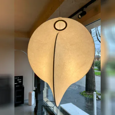 A sospensione in tessuto Overlap  Flos a prezzo Outlet