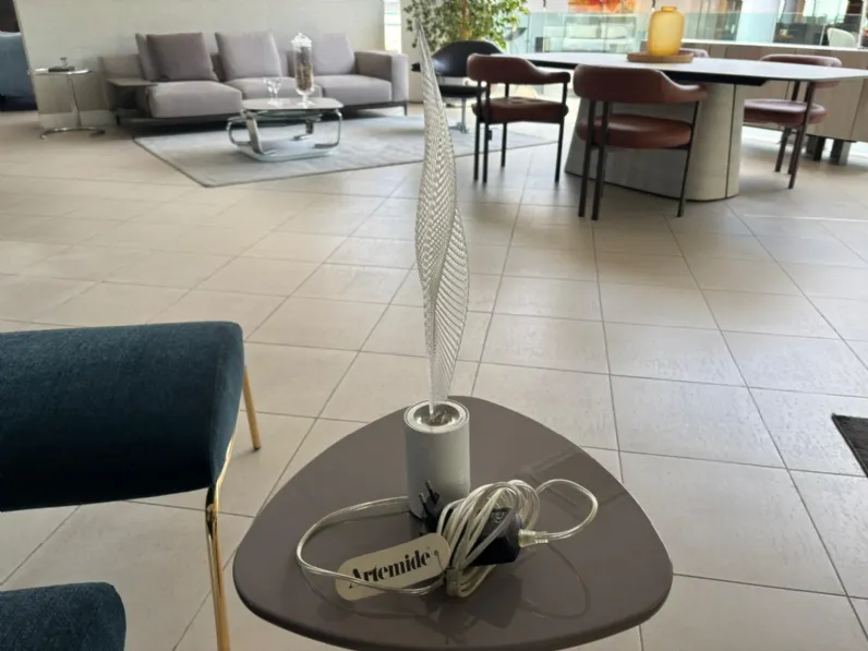 Da tavolo Cosmic leaf Artemide a prezzo scontato 