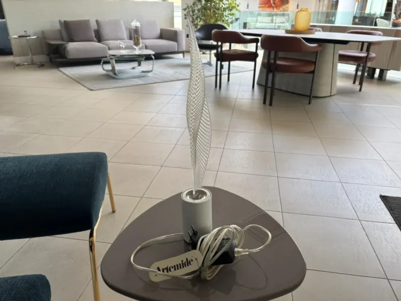 Da tavolo Cosmic leaf Artemide a prezzo scontato 
