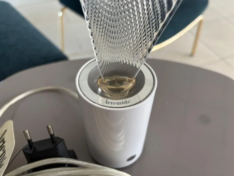 Da tavolo Cosmic leaf Artemide a prezzo scontato 