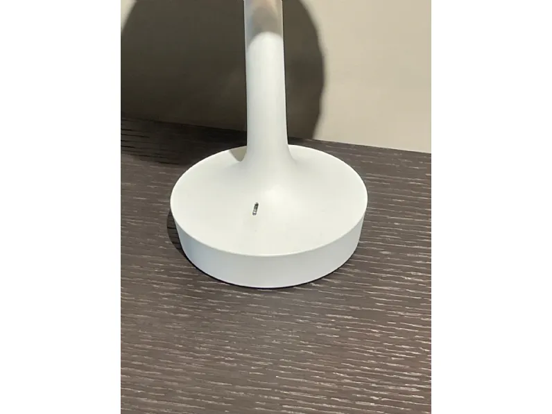 Da tavolo stile Moderna Bonjour unplugged Flos con forte sconto