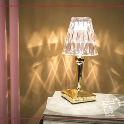 Lampada Kartell Battery metal a PREZZI OUTLET