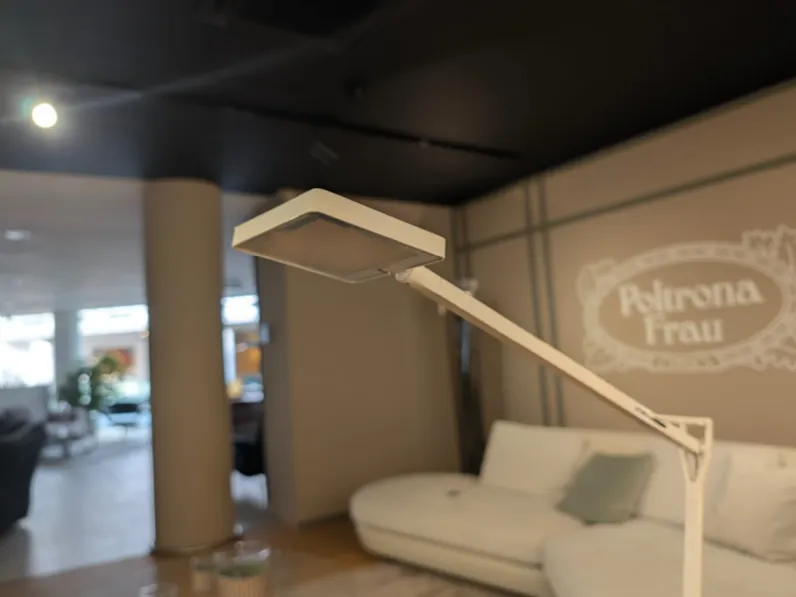Da tavolo Kelvin edge base Flos a prezzo scontato 