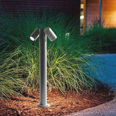 Da terra in metallo Palo con luci orientabili gealuce Collezione esclusiva in Offerta Outlet