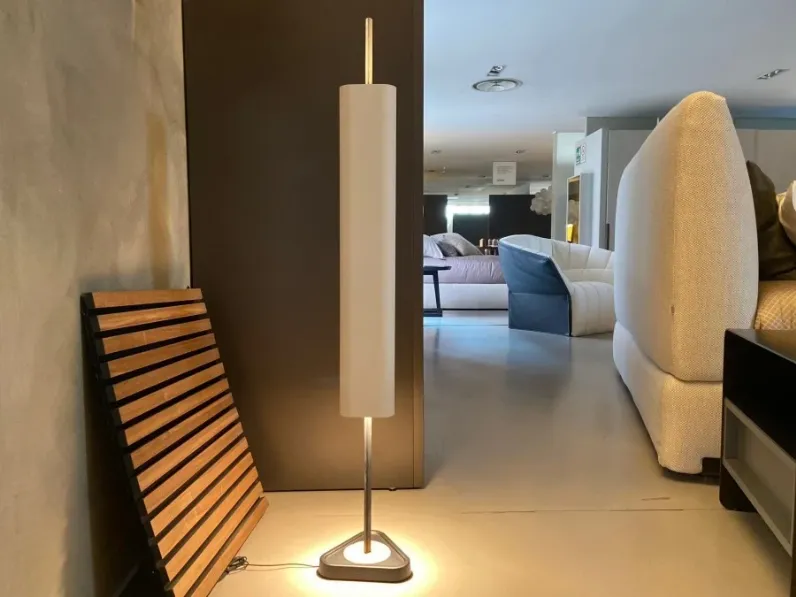 Da terra stile Moderna Emi floor Flos scontato