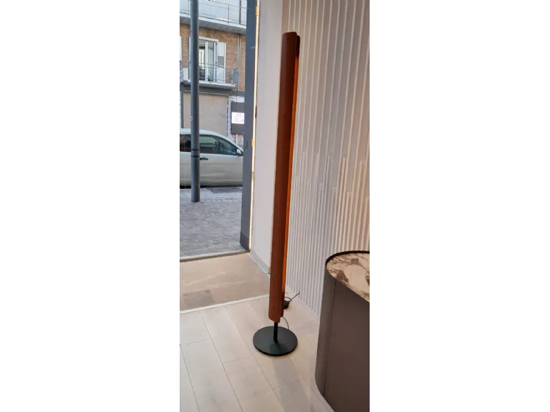 Da terra stile Moderna Seki han floor Flos in saldo
