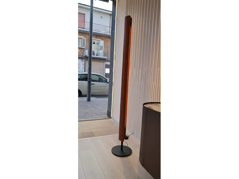 Da terra stile Moderna Seki han floor Flos in saldo