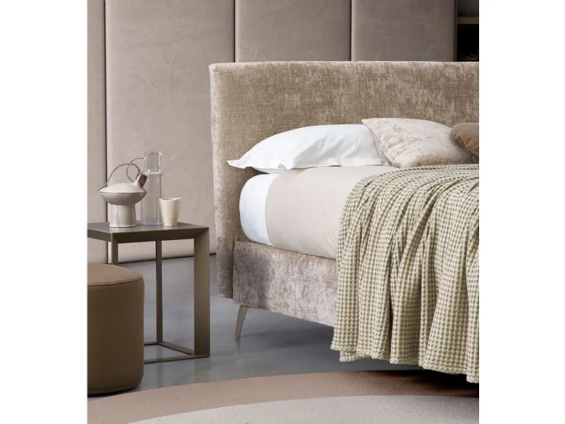Letto imbottito modello Arata di Rosini scontato 30%