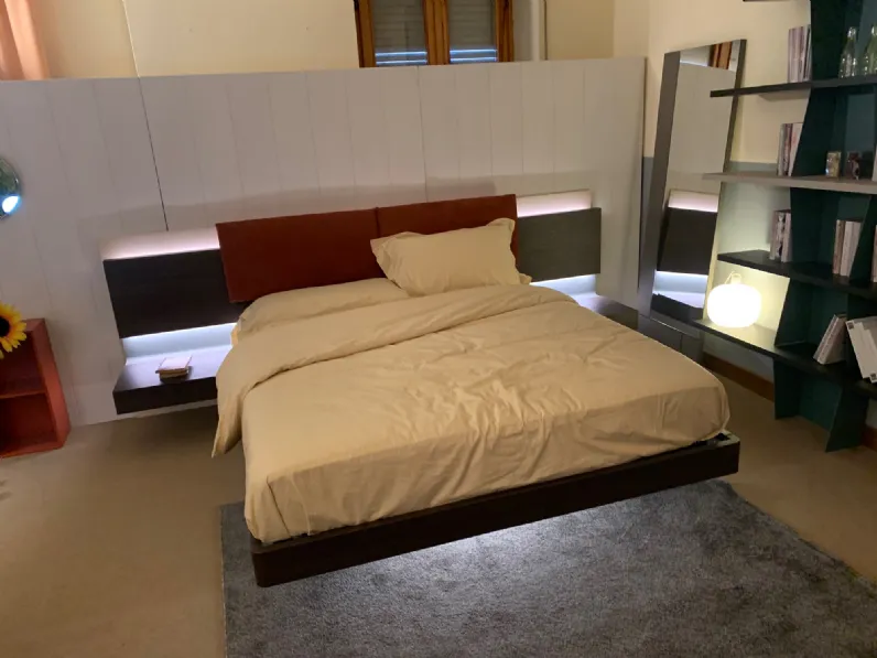 Letto matrimoniale con pediera Shiro Tomasella a prezzo scontato