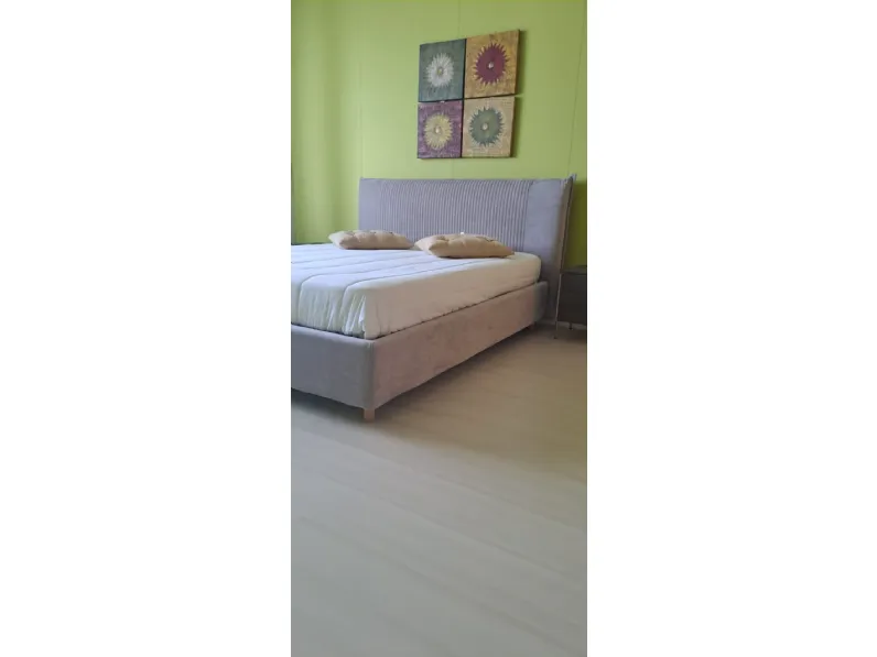 Letto matrimoniale moderno Adamas Nefi a prezzo ribassato
