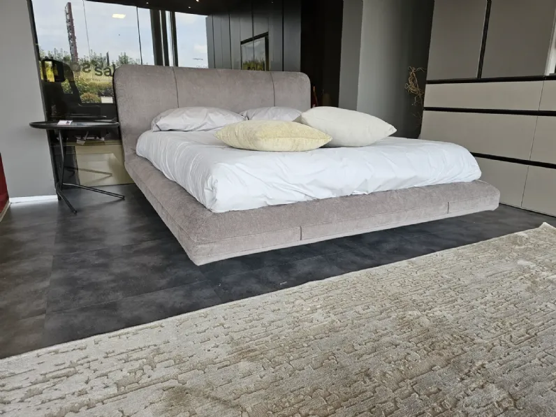 Letto matrimoniale con giroletto Avalon a prezzo riservato 