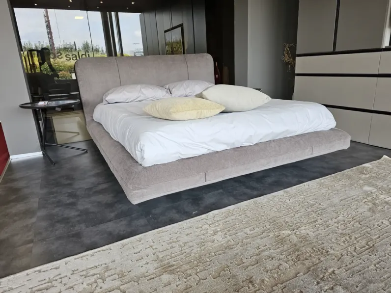 Letto matrimoniale con giroletto Avalon a prezzo riservato 