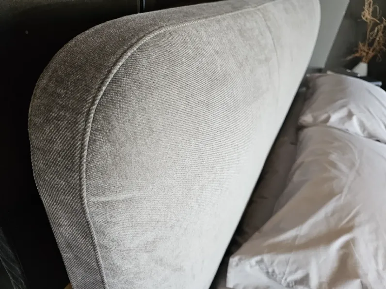 Letto matrimoniale con giroletto Avalon a prezzo riservato 