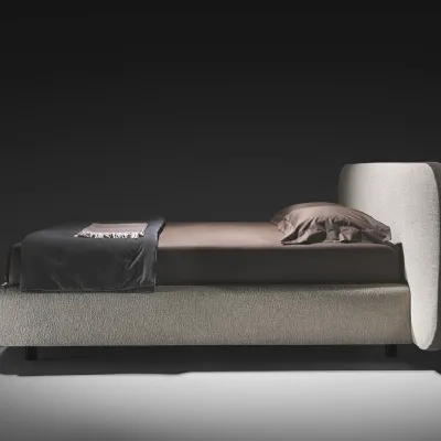 Letto design con piedini B-curve Twils a prezzo ribassato