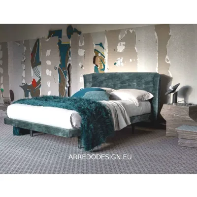 Letto matrimoniale con piedini Riva Veneran a prezzo ribassato
