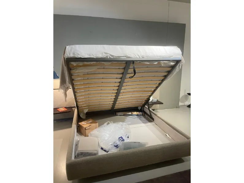 Letto imbottito modello Letto infinito 170x200 di Twils scontato 30%