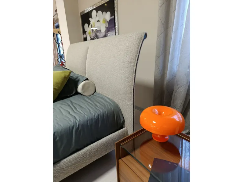 Letto matrimoniale con piedini Sail Twils a prezzo scontato