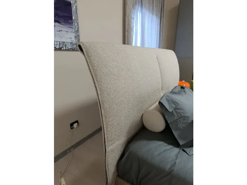 Letto matrimoniale con piedini Sail Twils a prezzo scontato