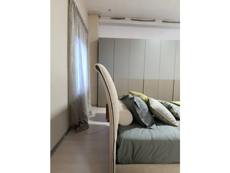 Letto matrimoniale con piedini Sail Twils a prezzo scontato