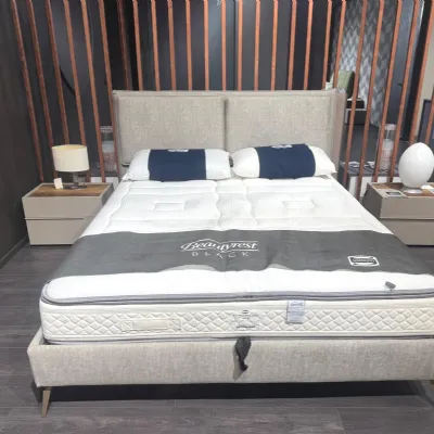 Letto design Tudor Novaluna con uno sconto del 33%