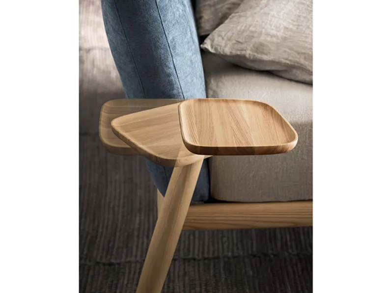 Letto design con piedini Dioniso Pianca a prezzo ribassato