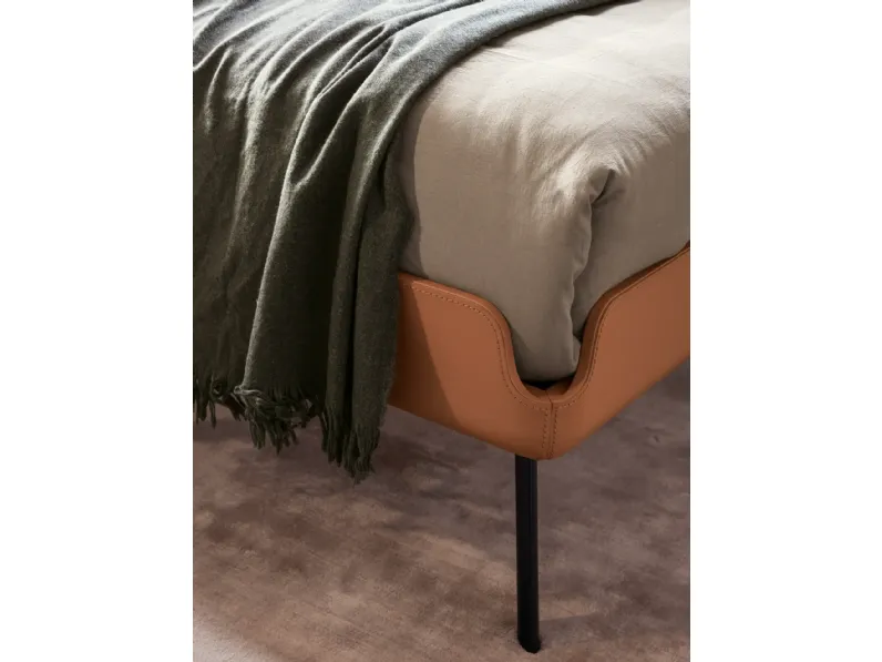 Letto matrimoniale design Gabri Bolzan a prezzo ribassato