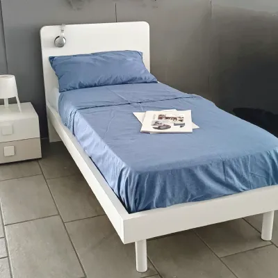 Letto moderno con giroletto Giotto Doimo cityline a prezzo scontato