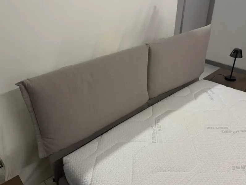 Letto imbottito con contenitore Iorca Bolzan a prezzo scontato