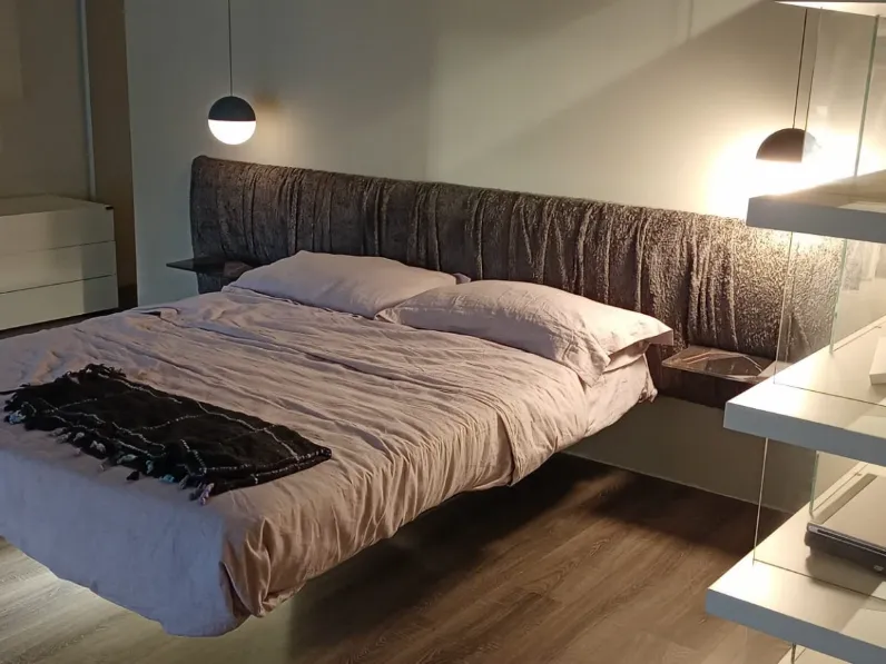 Letto design Fluttua Lago scontato 50%