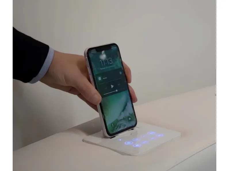 Letto rotondo cristal high-tech di Artigianale scontato del 10%