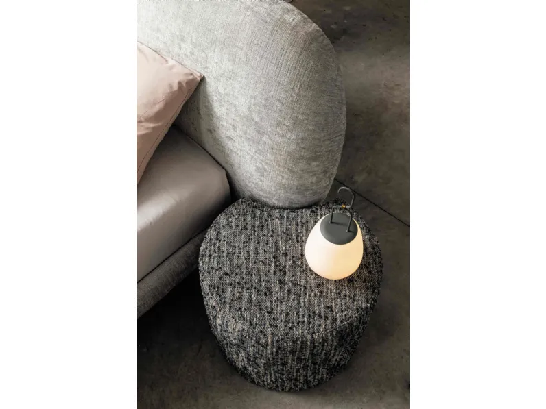 Letto design con piedini Vogue Veneran a prezzo ribassato