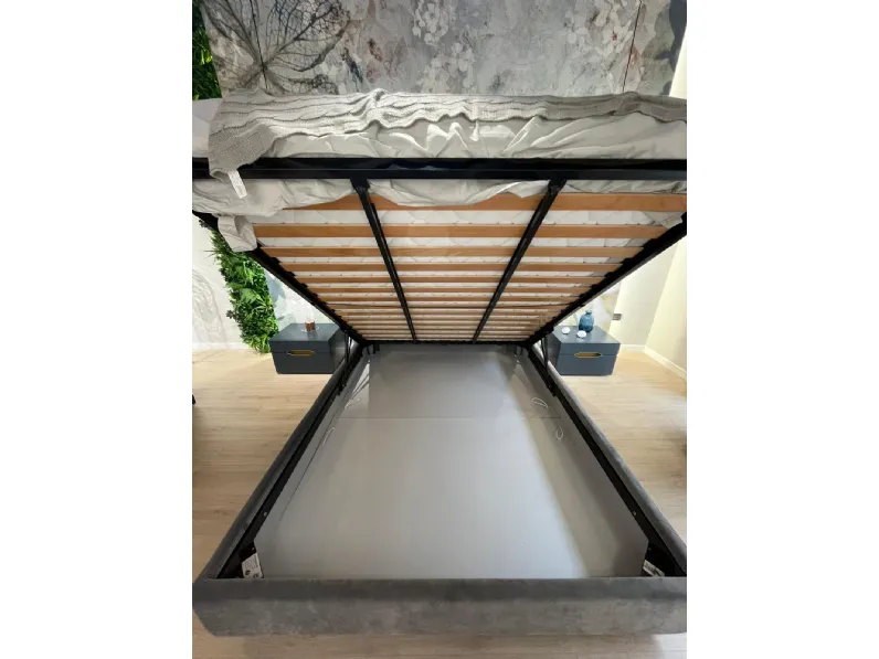 Letto imbottito con contenitore Feniglia Nefi a prezzo scontato