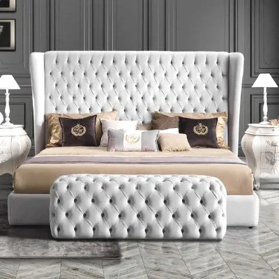 Letto imbottito con giroletto Letto in pelle modello savoia  Md work a prezzo ribassato