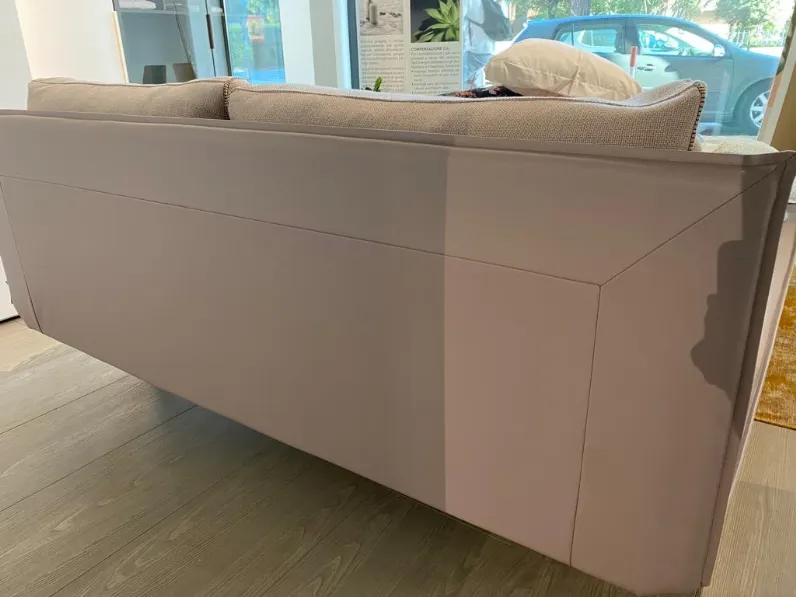 Letto imbottito con giroletto Letto 
