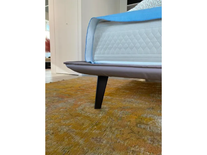 Letto imbottito con giroletto Letto 