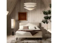 Letto design con piedini Tobia Twils a prezzo ribassato