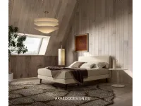 Letto design con piedini Tobia Twils a prezzo ribassato