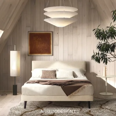 Letto design con piedini Tobia Twils a prezzo ribassato