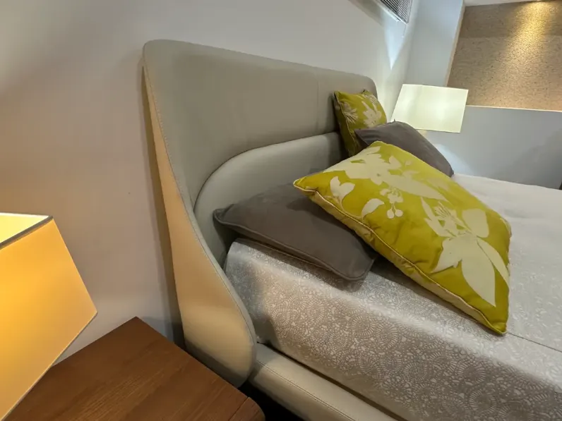 Letto imbottito con gambe Ulisse La falegnami a prezzo ribassato