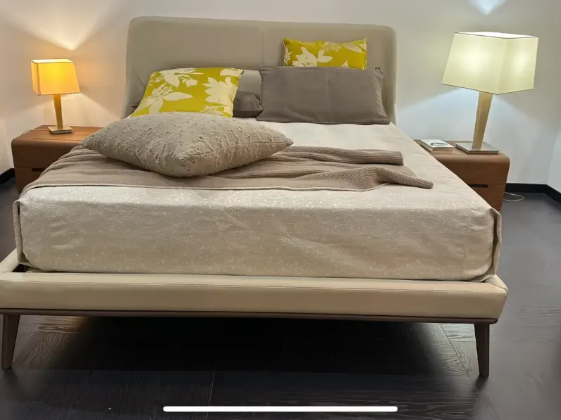 Letto imbottito con gambe Ulisse La falegnami a prezzo ribassato