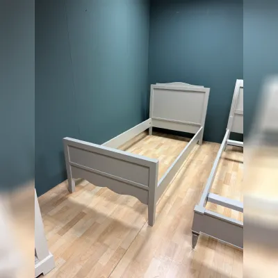 Letto singolo con piedini Lettini artigianali Artigianale a prezzo ribassato