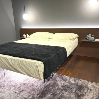 Letto matrimoniale design Letto air frestanding Lago a prezzo scontato
