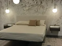 Letto imbottito modello Fluttua di Lago scontato 36%
